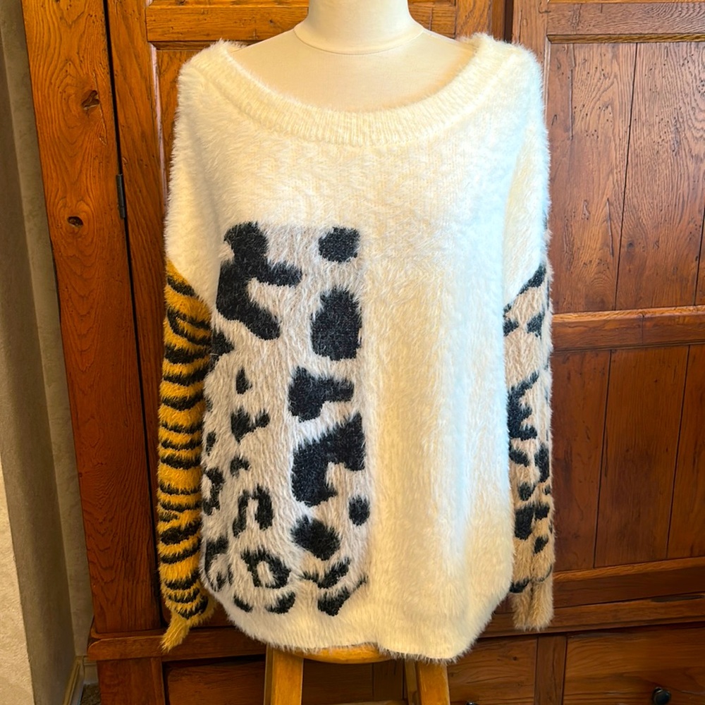 ANIMAL PRINT🐆Super Soft SWEATER🦓 by MAZIK🤎Gently Worn! Size Small Oversized